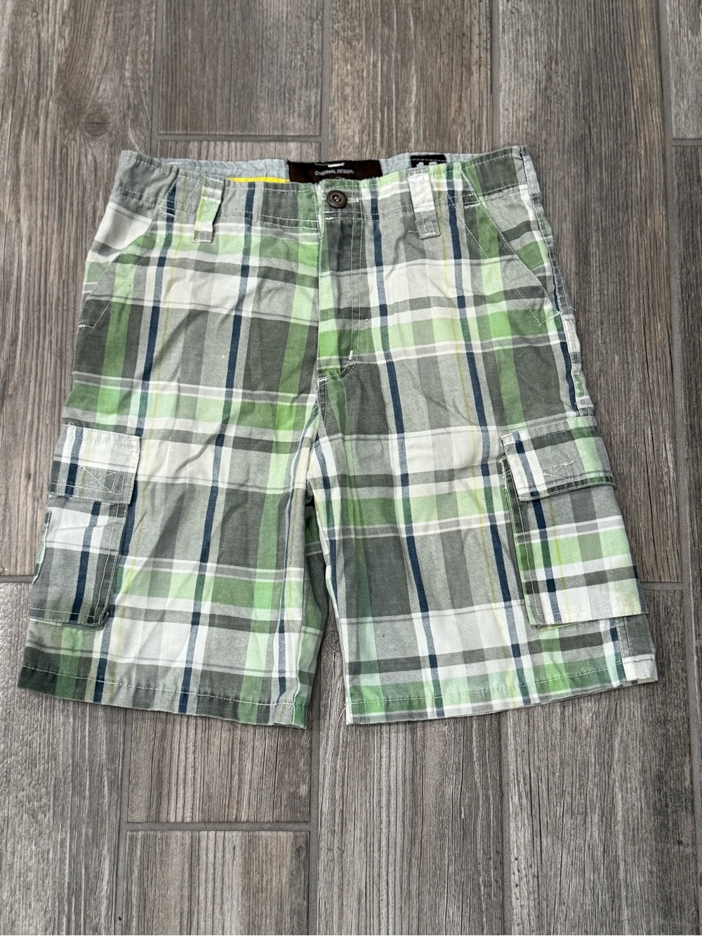 Urban Pipeline Boys Plaid Shorts Size 14 Gray Green Yellow Flat Front Casual